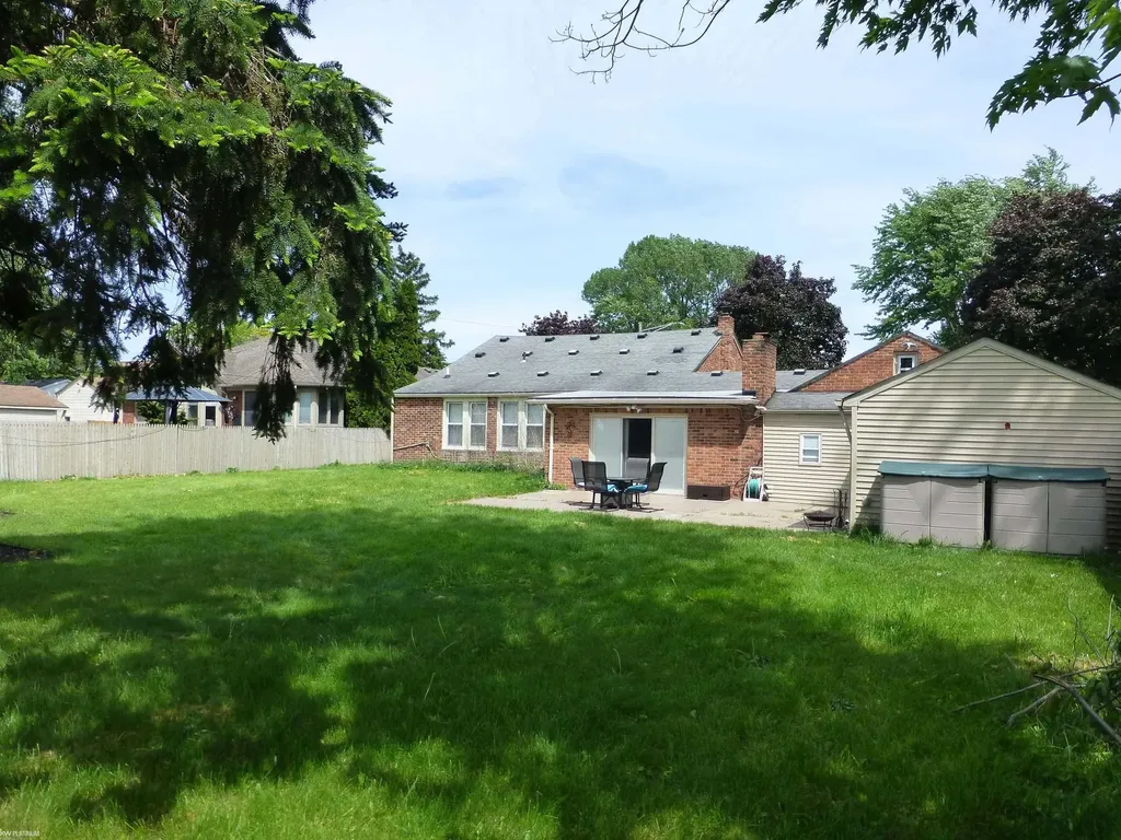 5544 Meadow View Street Sterling Heights City MI 48310