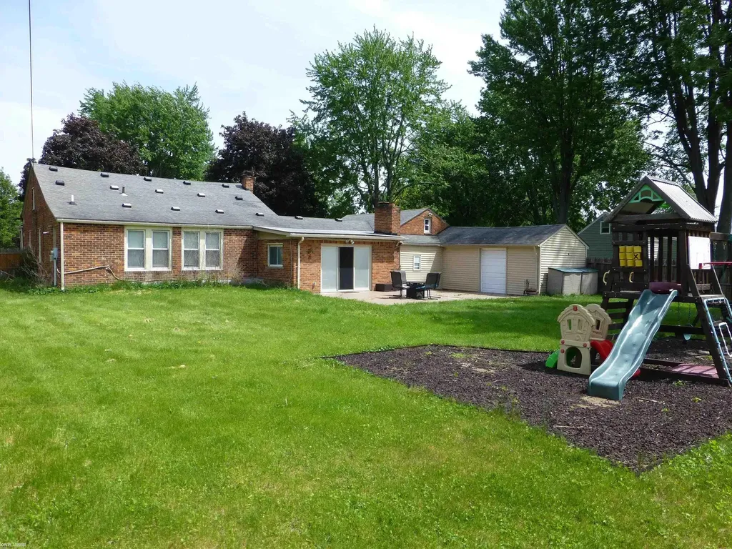 5544 Meadow View Street Sterling Heights City MI 48310