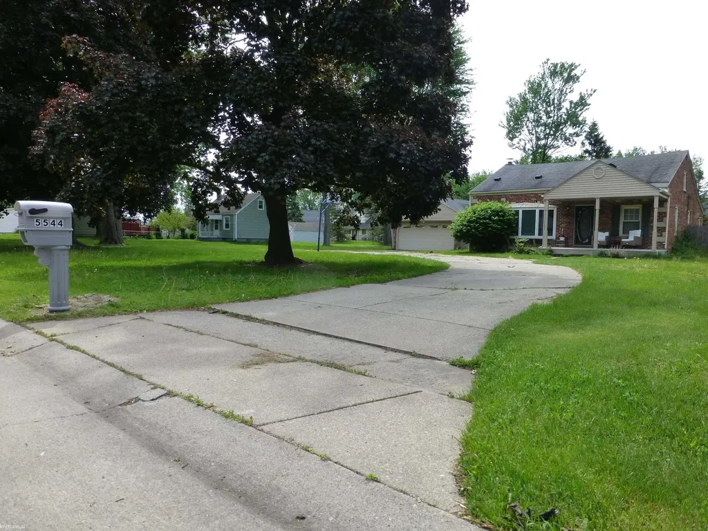 5544 Meadow View Street Sterling Heights City MI 48310
