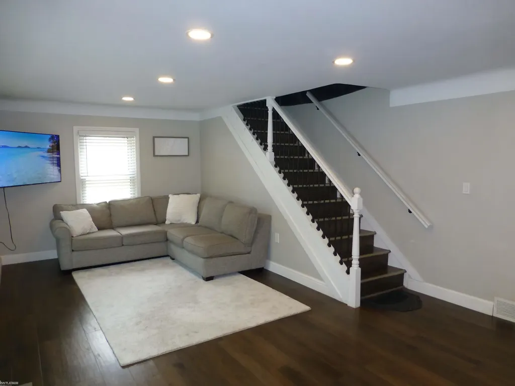 5544 Meadow View Street Sterling Heights City MI 48310