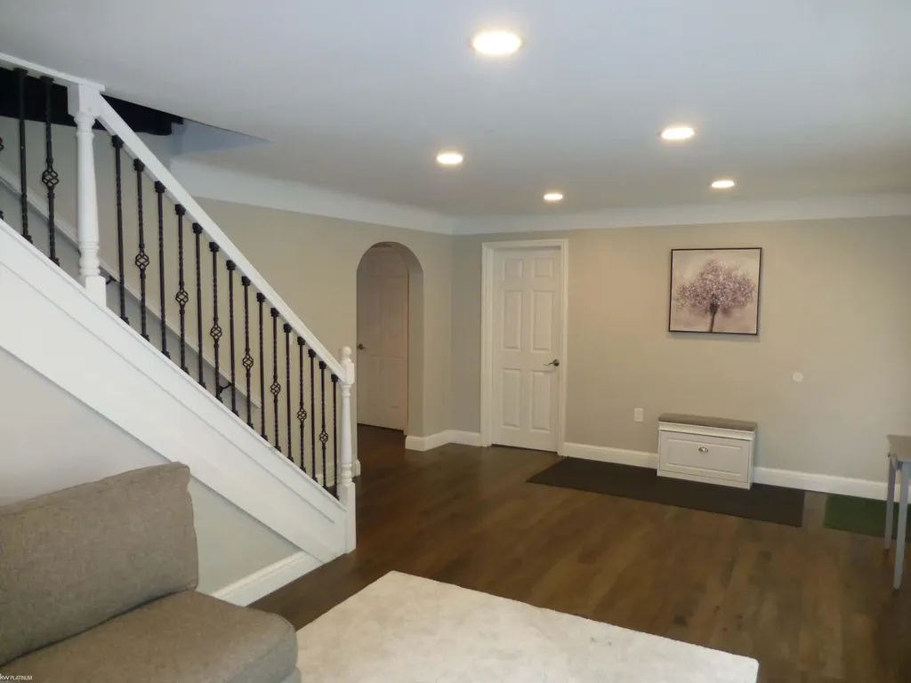 5544 Meadow View Street Sterling Heights City MI 48310