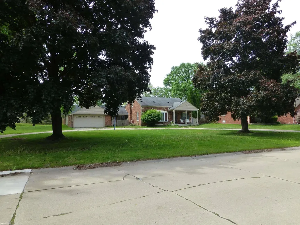 5544 Meadow View Street Sterling Heights City MI 48310