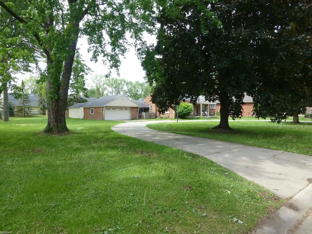 5544 Meadow View Street Sterling Heights City MI 48310