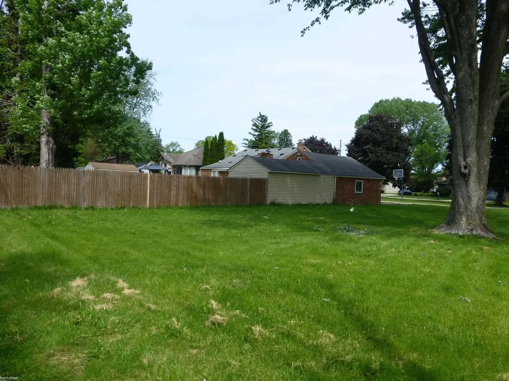 5544 Meadow View Street Sterling Heights City MI 48310