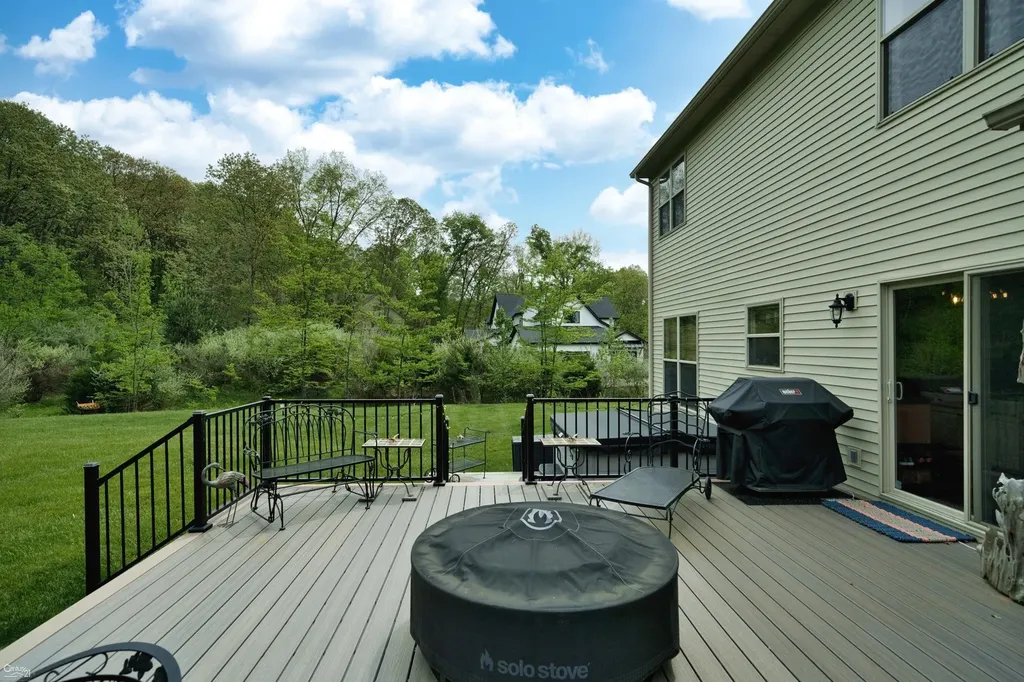 2812 Steeplechase Street Highland Charter Township MI 48357