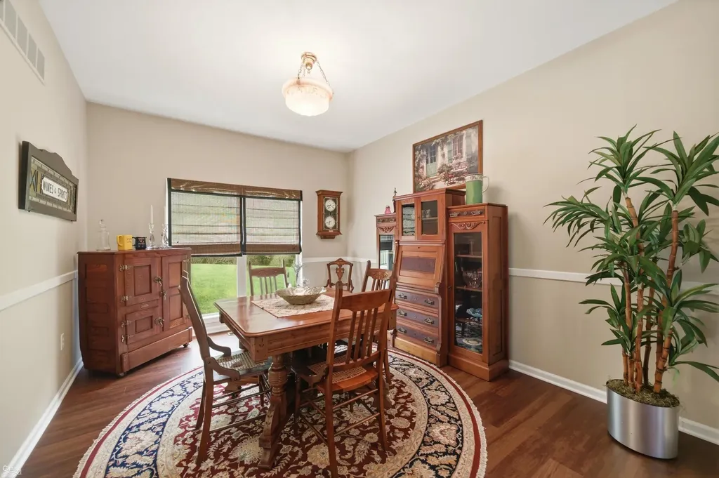 2812 Steeplechase Street Highland Charter Township MI 48357