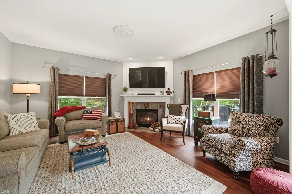 2812 Steeplechase Street Highland Charter Township MI 48357