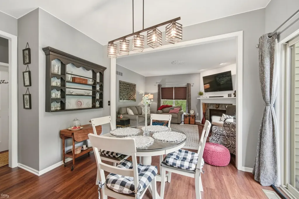 2812 Steeplechase Street Highland Charter Township MI 48357