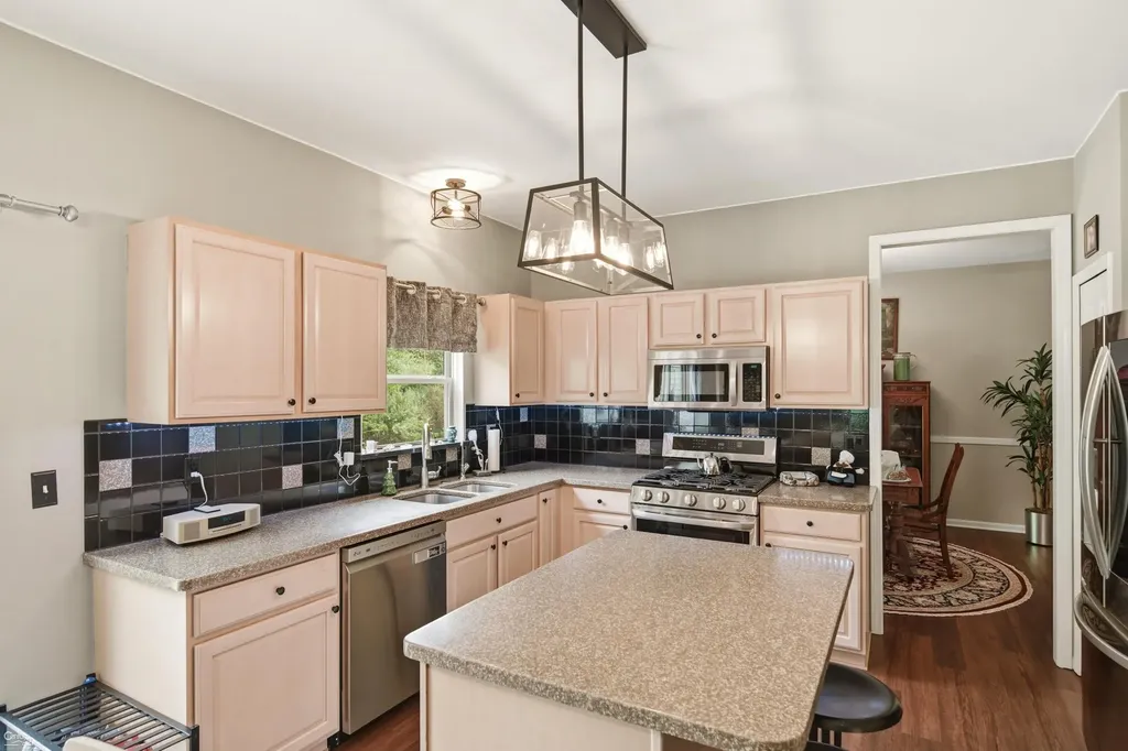 2812 Steeplechase Street Highland Charter Township MI 48357