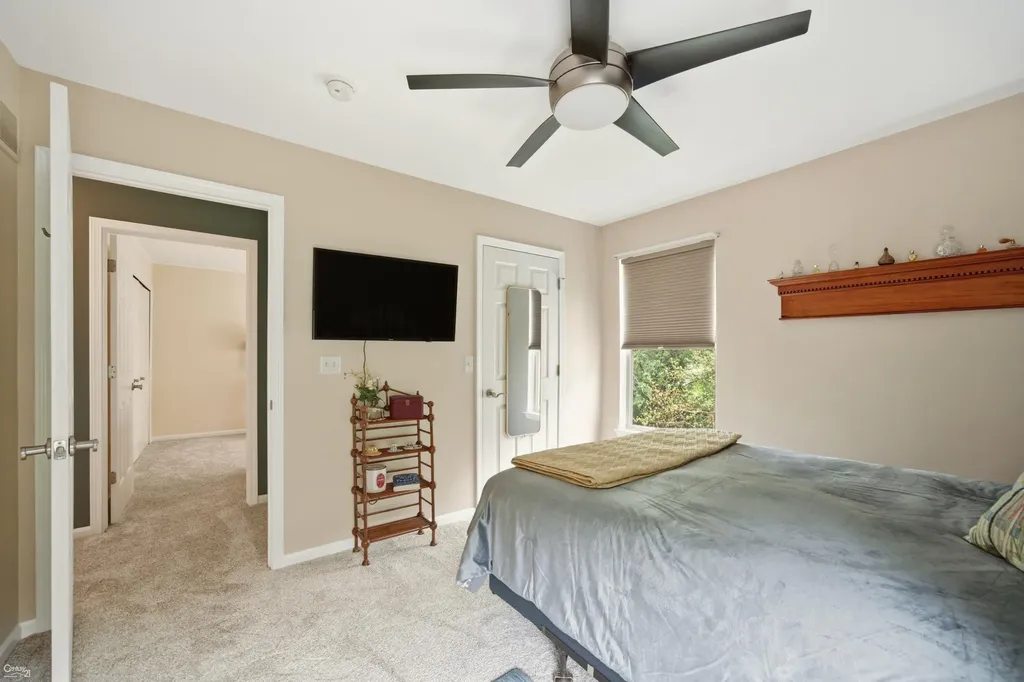 2812 Steeplechase Street Highland Charter Township MI 48357