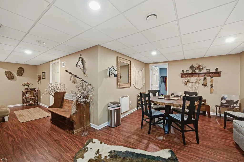 2812 Steeplechase Street Highland Charter Township MI 48357