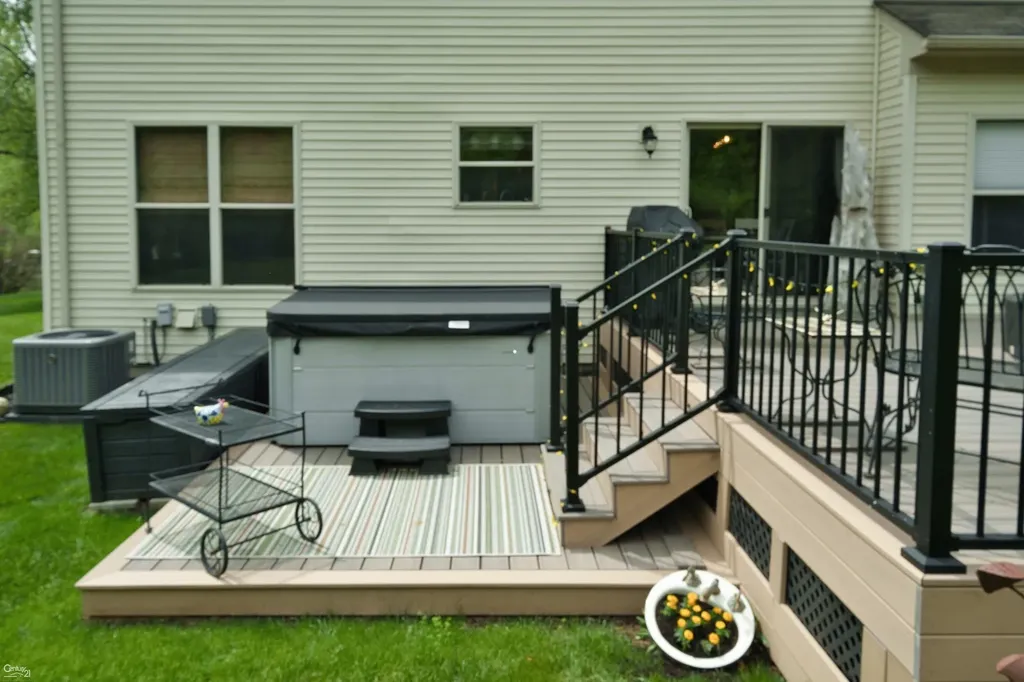 2812 Steeplechase Street Highland Charter Township MI 48357