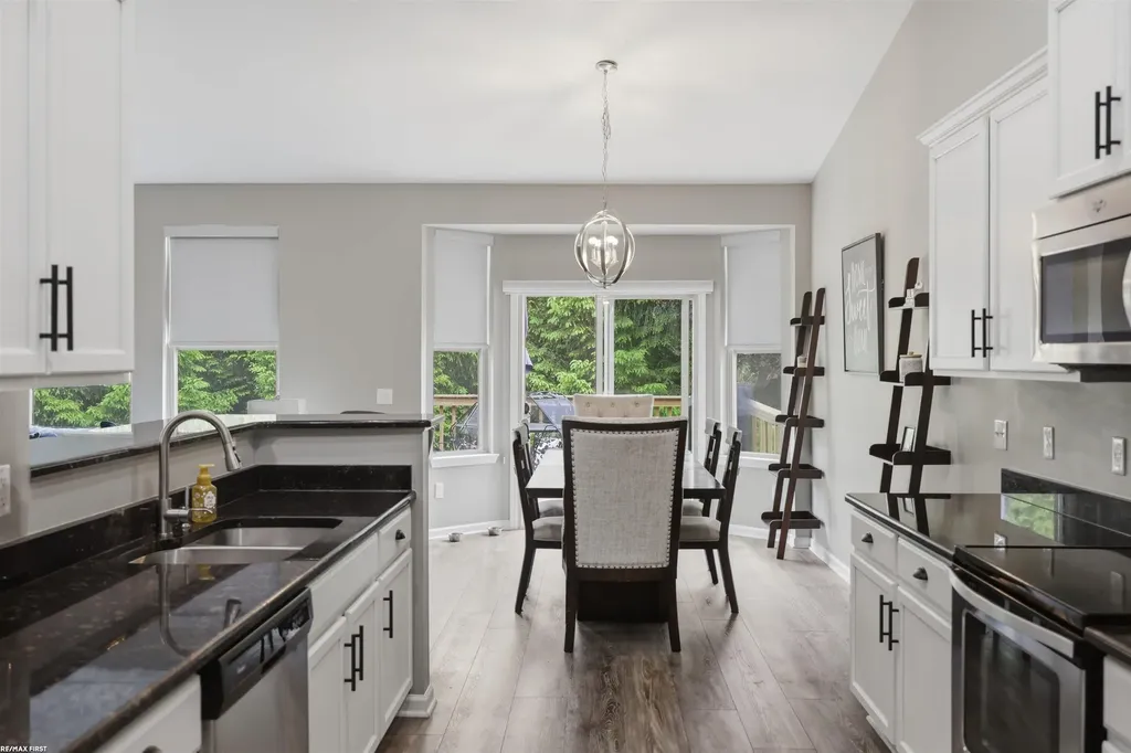 40478 Oakbrook Drive Sterling Heights City MI 48310