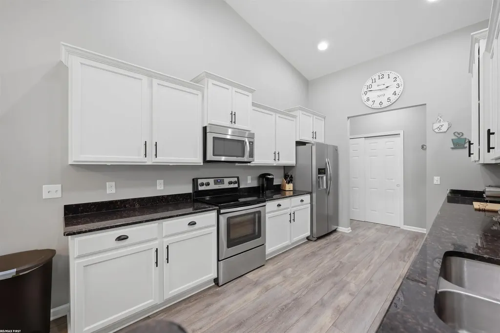 40478 Oakbrook Drive Sterling Heights City MI 48310