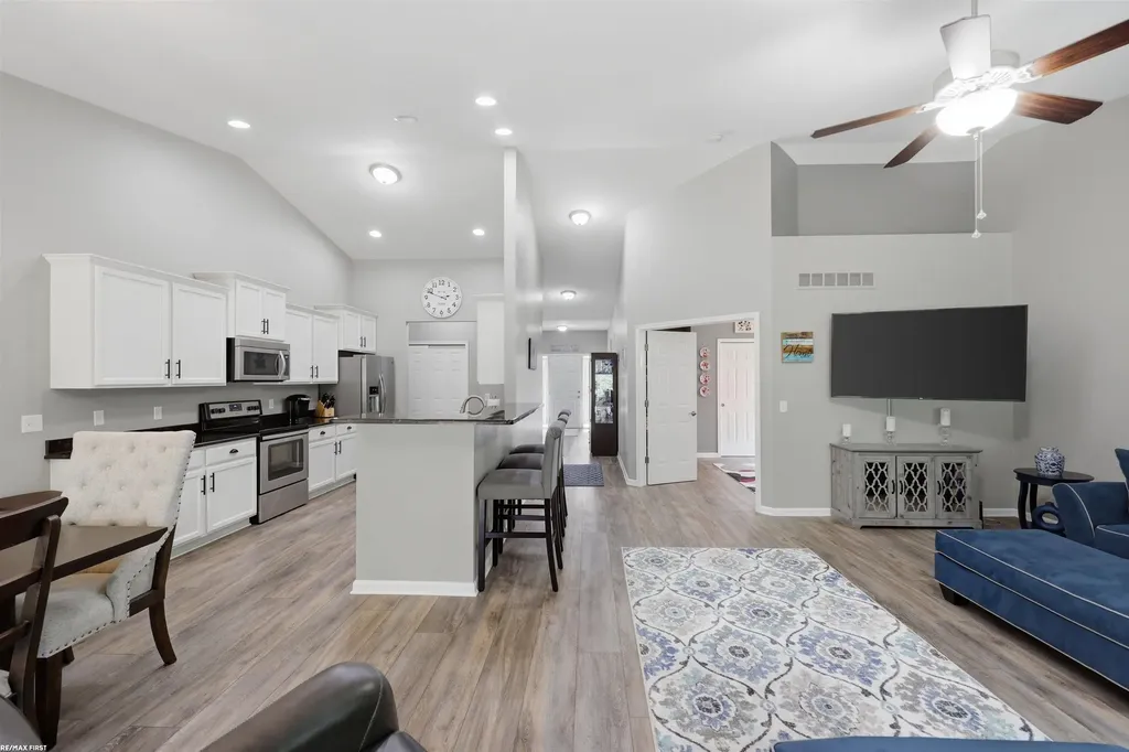 40478 Oakbrook Drive Sterling Heights City MI 48310