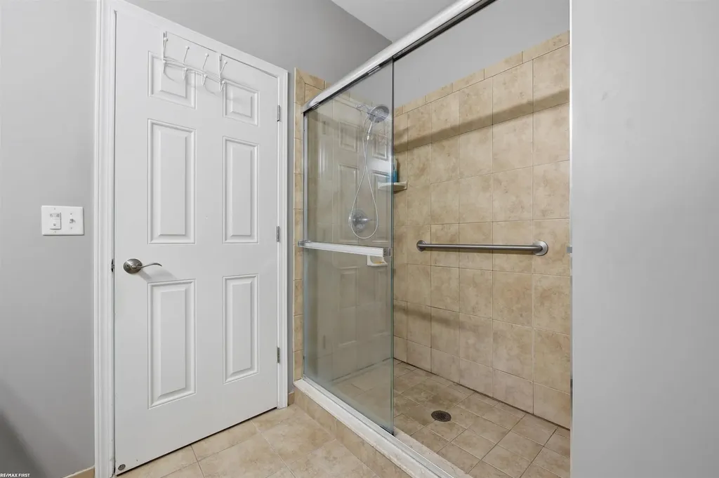 40478 Oakbrook Drive Sterling Heights City MI 48310