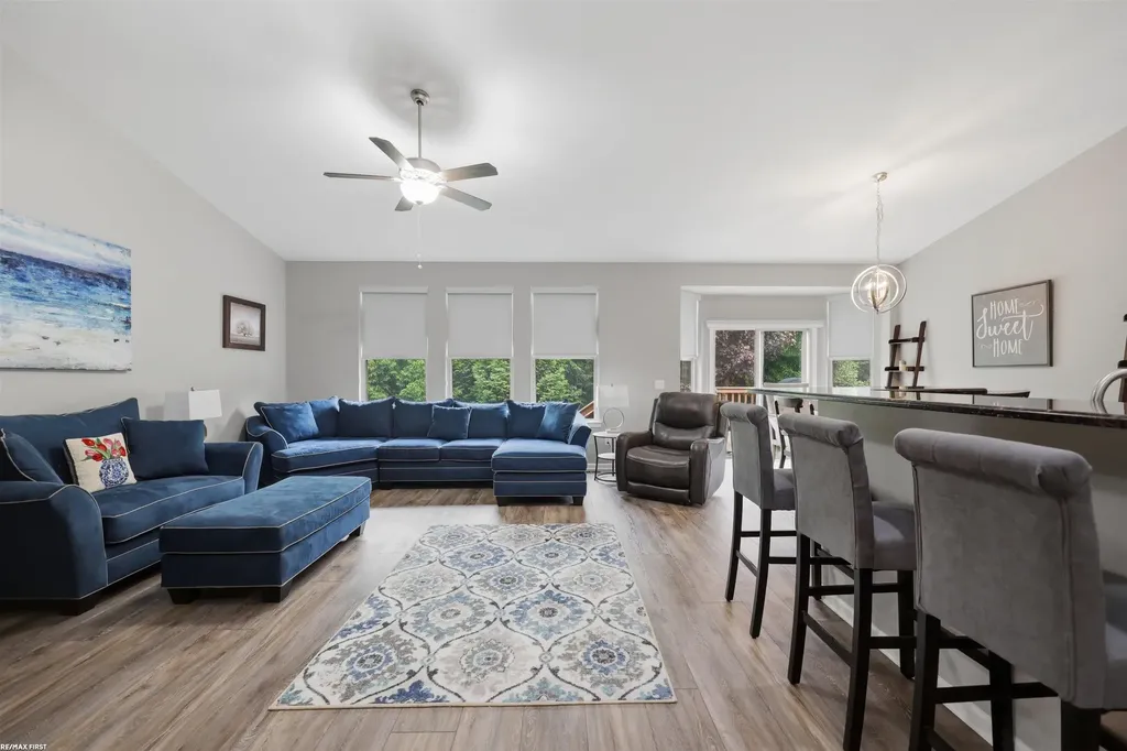 40478 Oakbrook Drive Sterling Heights City MI 48310