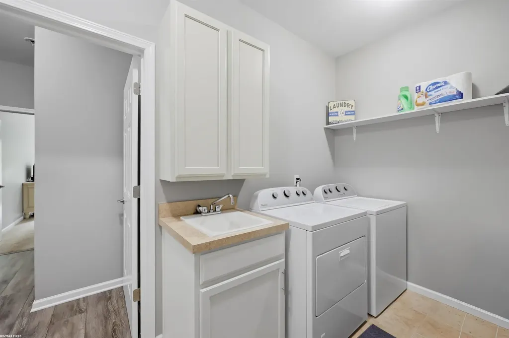40478 Oakbrook Drive Sterling Heights City MI 48310