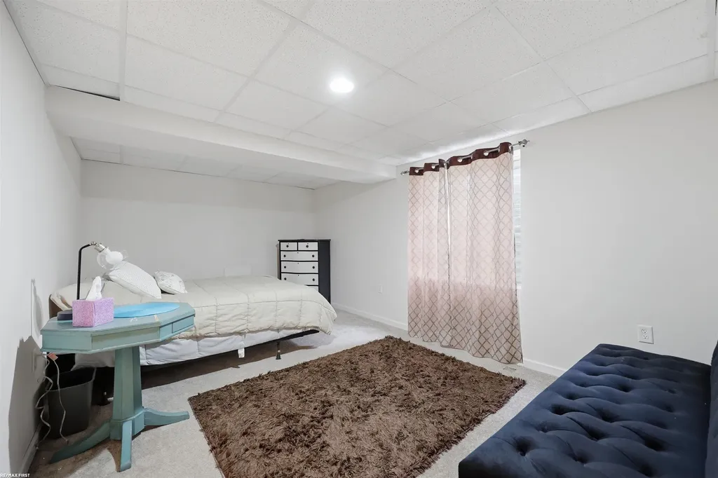40478 Oakbrook Drive Sterling Heights City MI 48310
