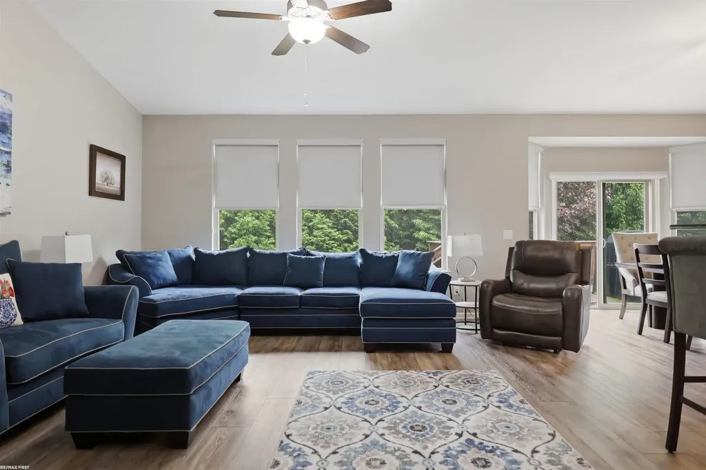 40478 Oakbrook Drive Sterling Heights City MI 48310