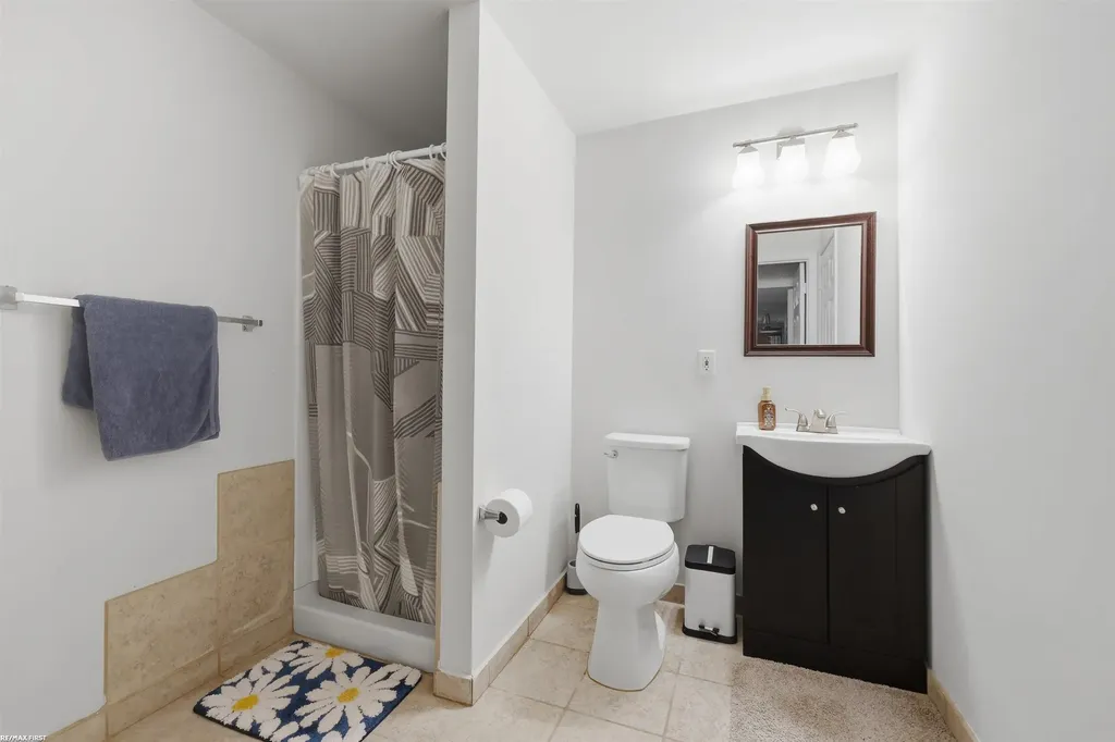 40478 Oakbrook Drive Sterling Heights City MI 48310