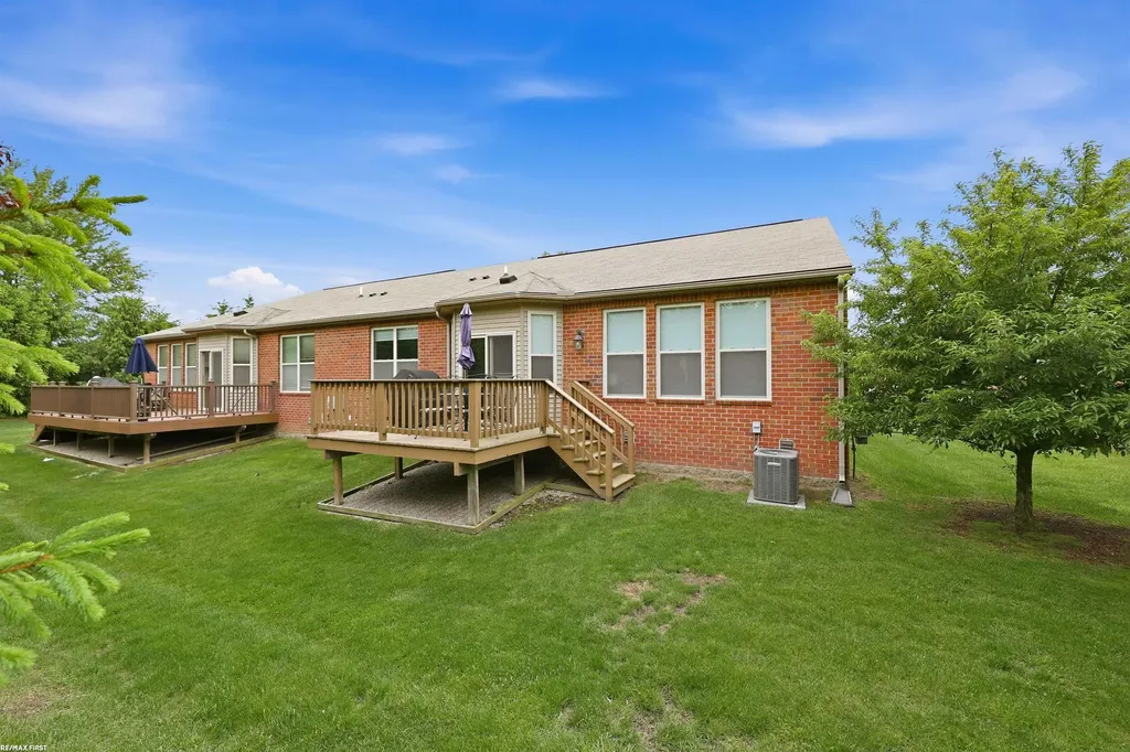 40478 Oakbrook Drive Sterling Heights City MI 48310