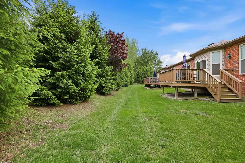 40478 Oakbrook Drive Sterling Heights City MI 48310