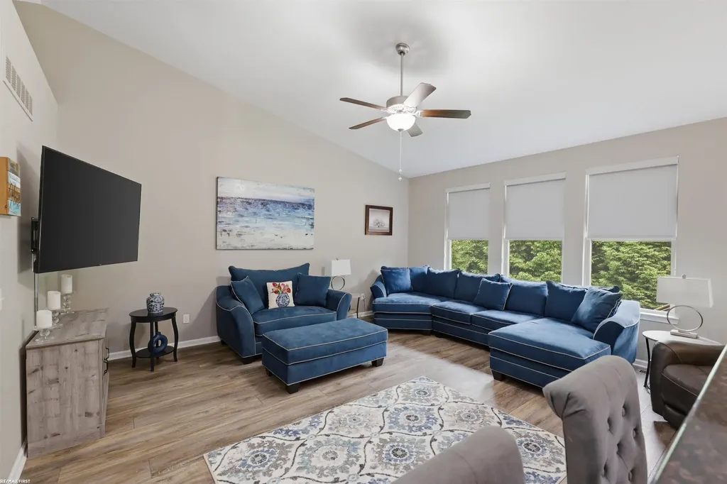 40478 Oakbrook Drive Sterling Heights City MI 48310