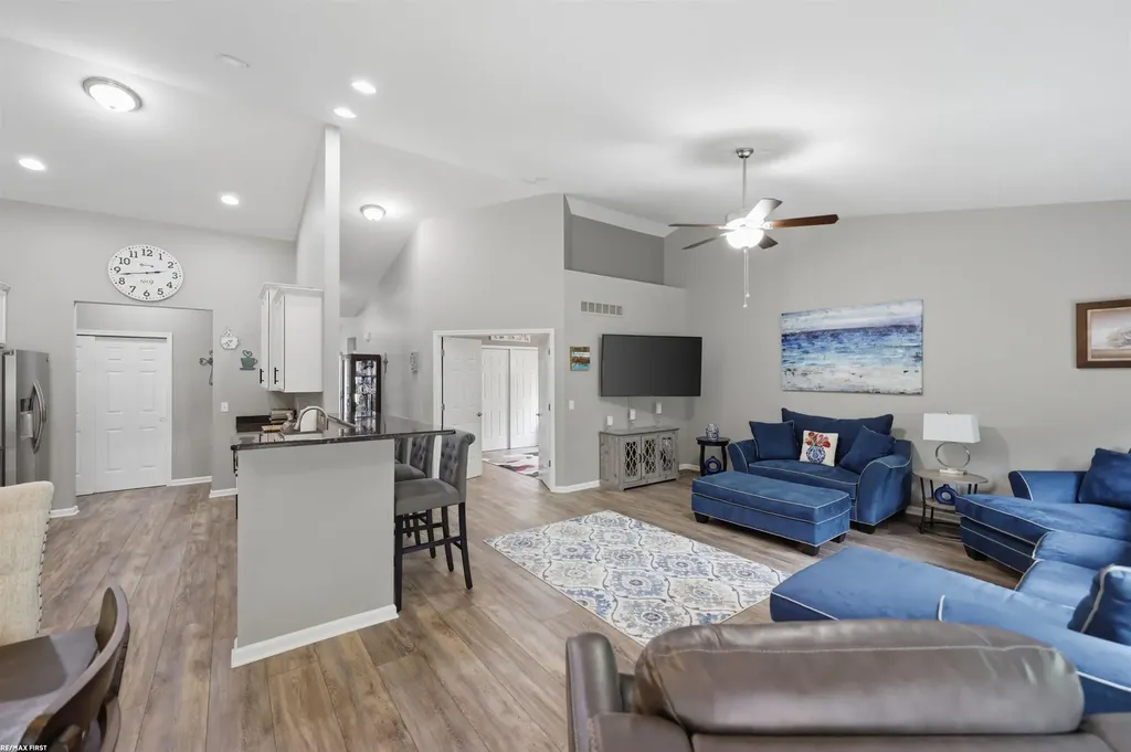 40478 Oakbrook Drive Sterling Heights City MI 48310