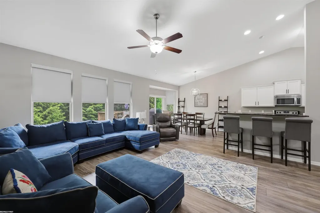 40478 Oakbrook Drive Sterling Heights City MI 48310