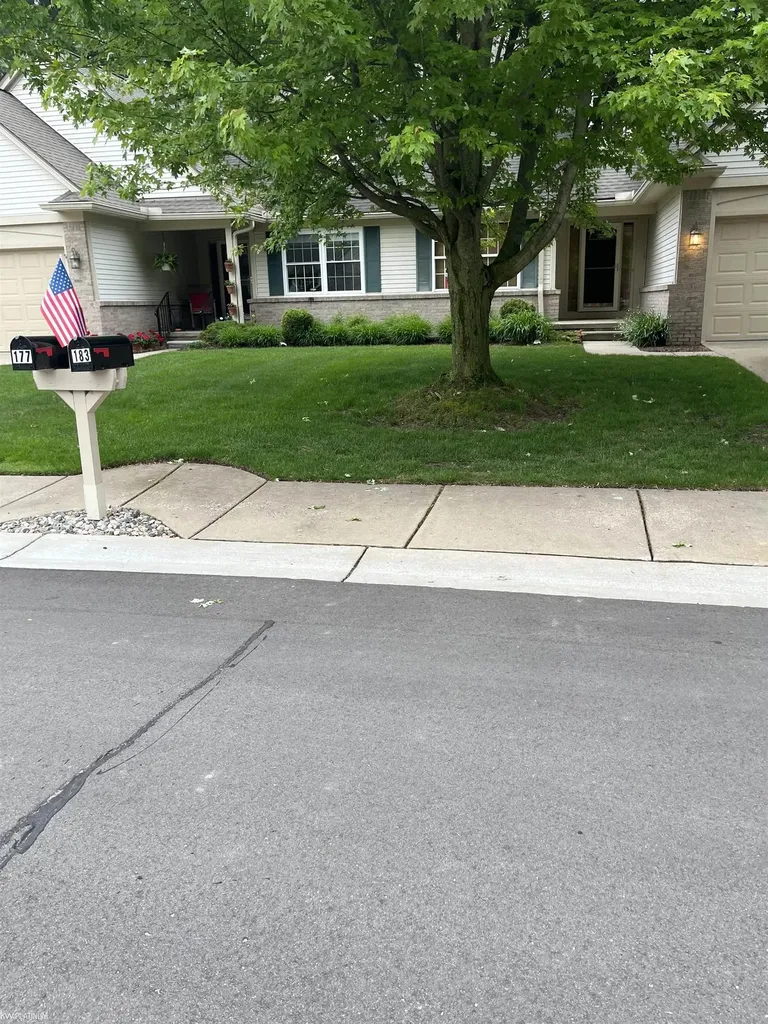 183 Four Seasons Road Lake Orion Village MI 48360
