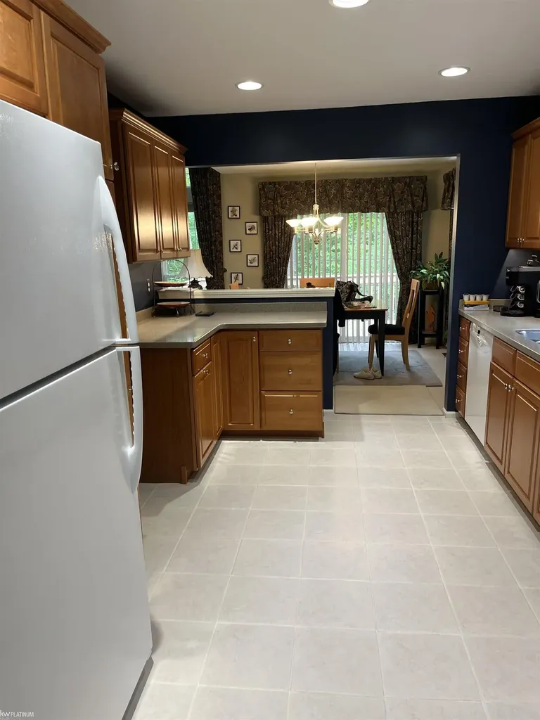 183 Four Seasons Road Lake Orion Village MI 48360