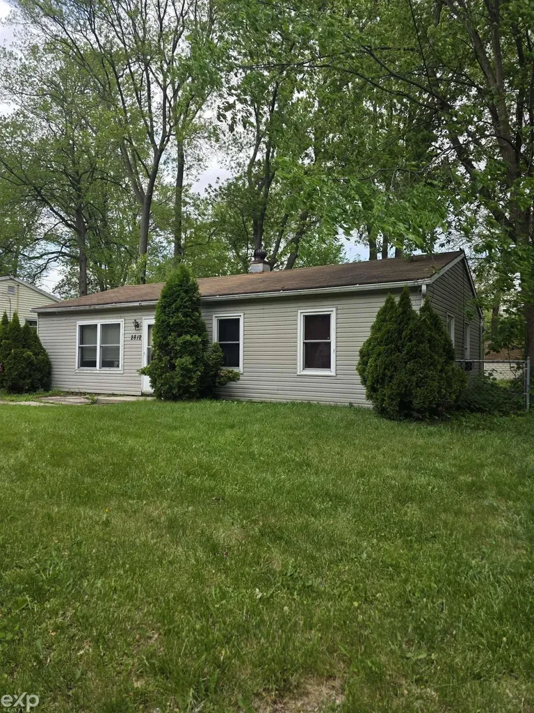 2812 Cabot Drive Lansing City MI 48911