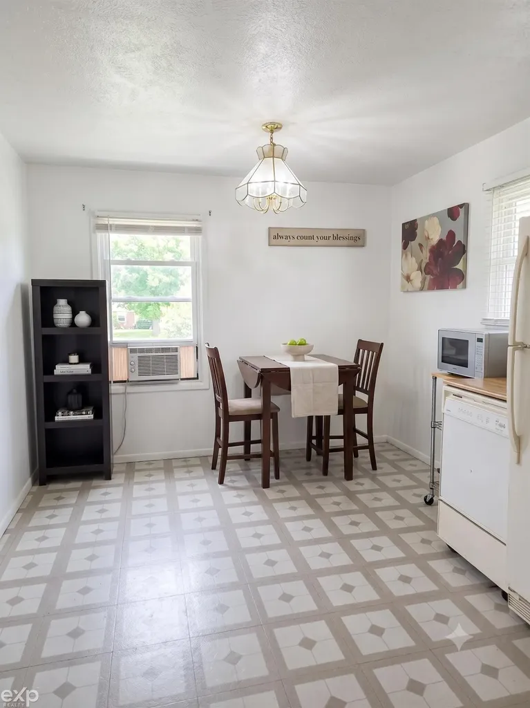 2812 Cabot Drive Lansing City MI 48911