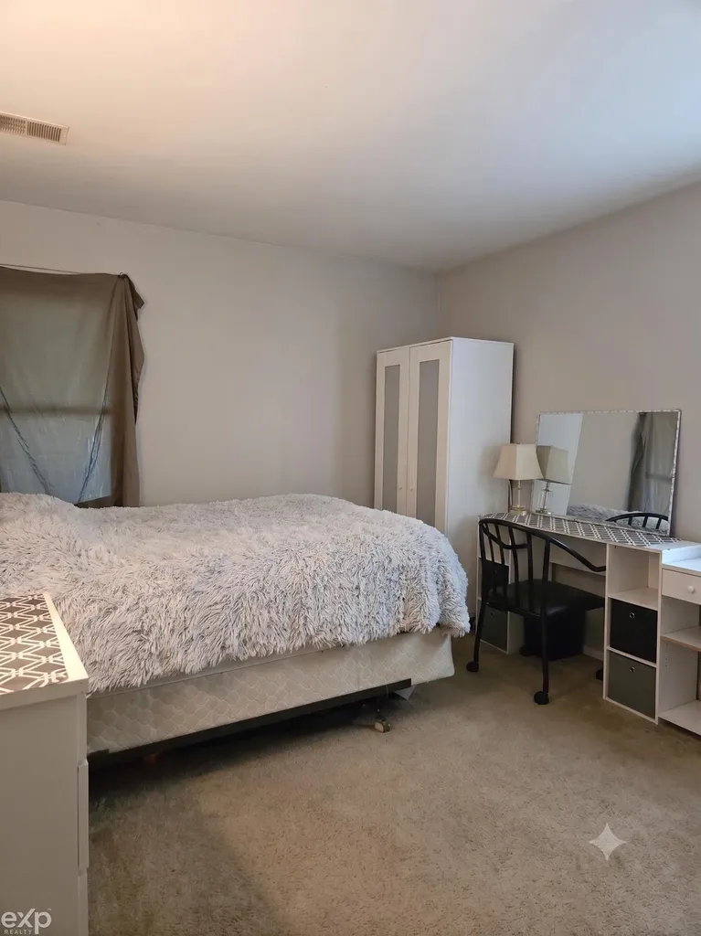 2812 Cabot Drive Lansing City MI 48911