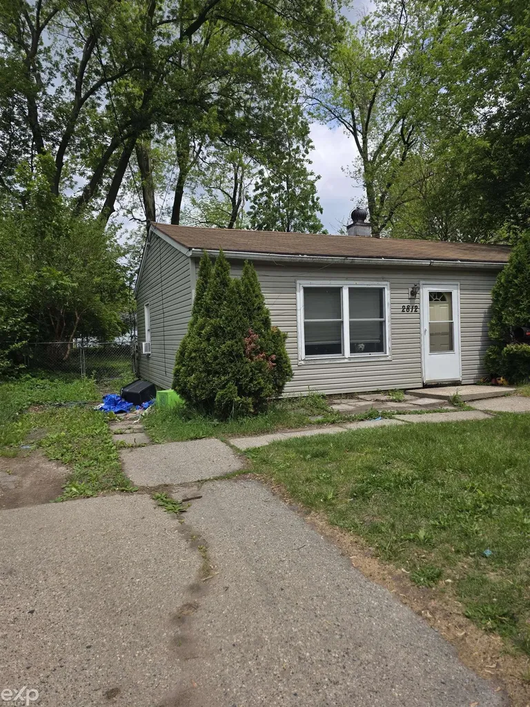 2812 Cabot Drive Lansing City MI 48911