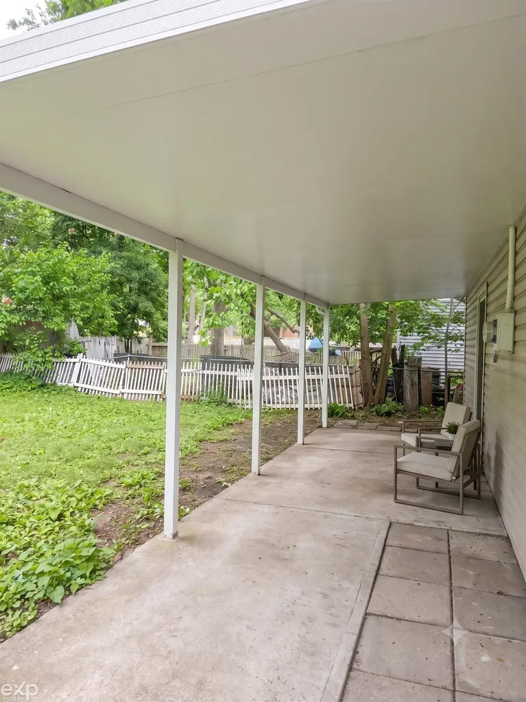 2812 Cabot Drive Lansing City MI 48911