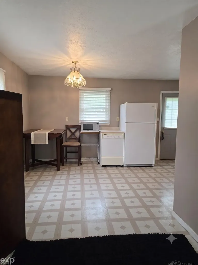 2812 Cabot Drive Lansing City MI 48911