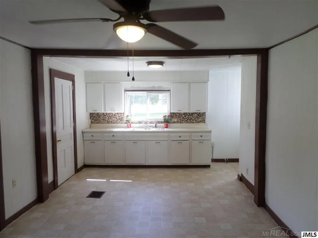 803 S Monroe Street Albion City MI 49224