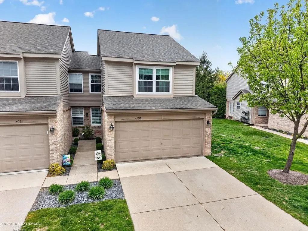 43815 Coachmaker Drive Sterling Heights City MI 48313