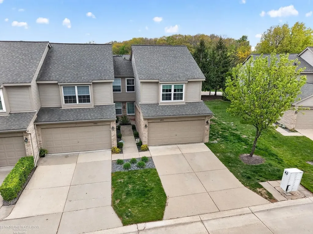 43815 Coachmaker Drive Sterling Heights City MI 48313