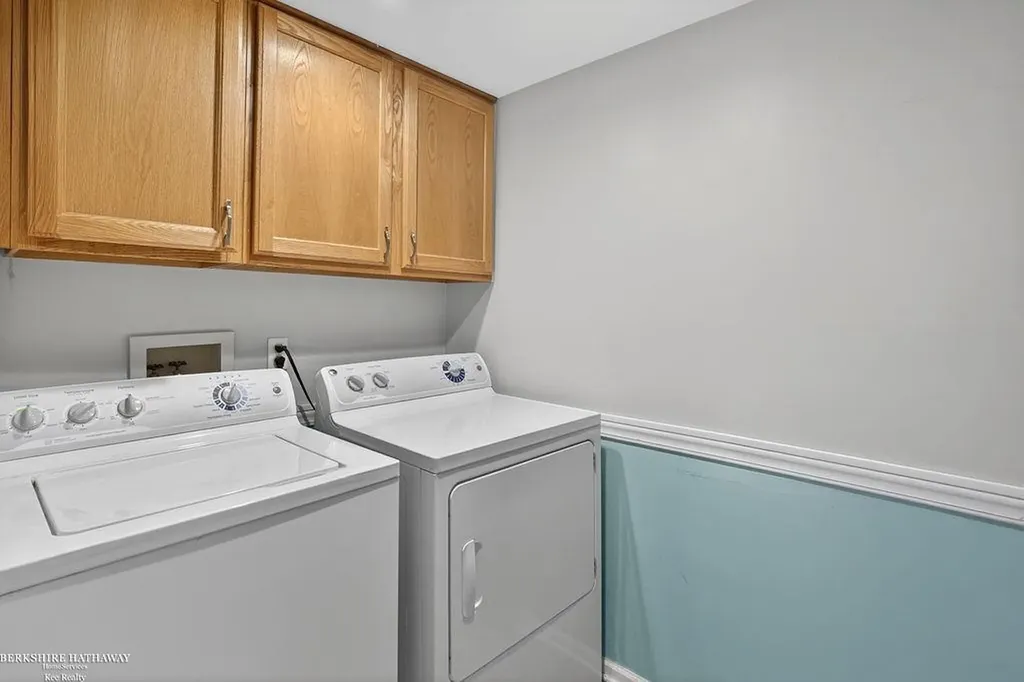 43815 Coachmaker Drive Sterling Heights City MI 48313