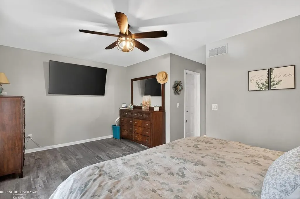 43815 Coachmaker Drive Sterling Heights City MI 48313