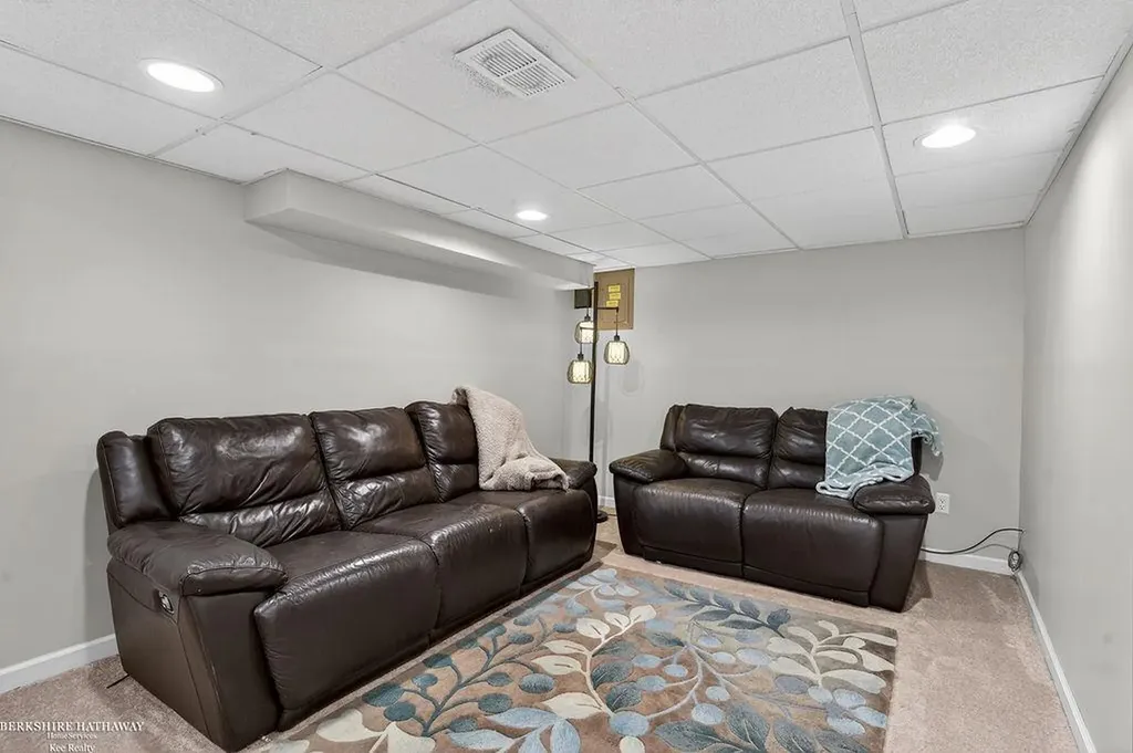 43815 Coachmaker Drive Sterling Heights City MI 48313