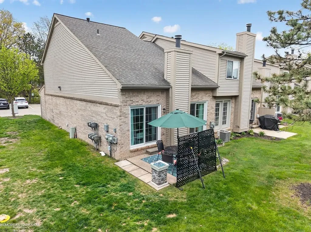 43815 Coachmaker Drive Sterling Heights City MI 48313