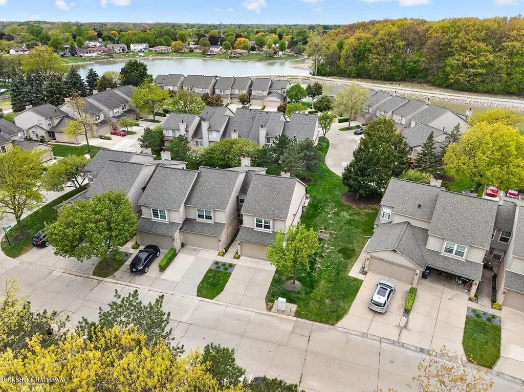 43815 Coachmaker Drive Sterling Heights City MI 48313