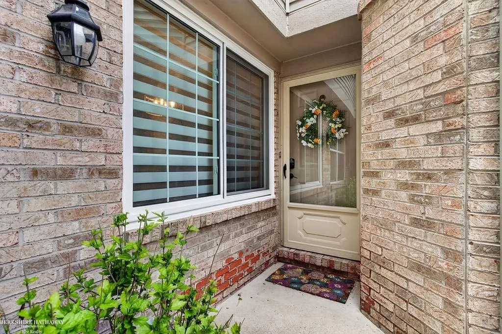 43815 Coachmaker Drive Sterling Heights City MI 48313
