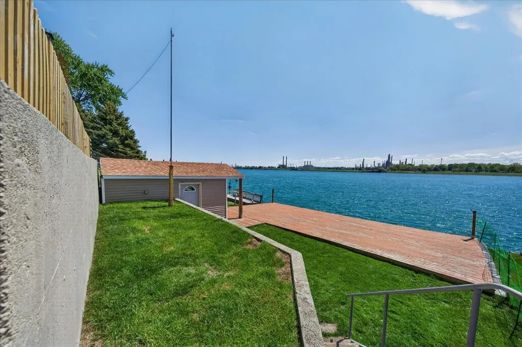125 Gratiot Boulevard Marysville City MI 48040