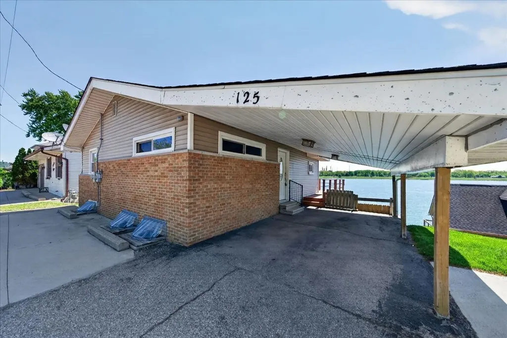 125 Gratiot Boulevard Marysville City MI 48040