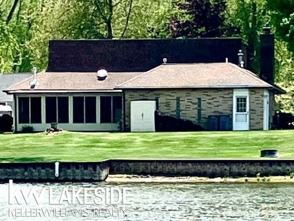 9784 S Shore Drive Caseville Township MI 48755